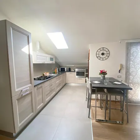 Mansarda Sul Mare 公寓 *