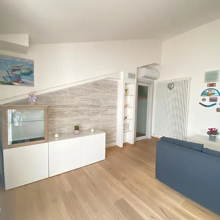 Mansarda Sul Mare Apartman
