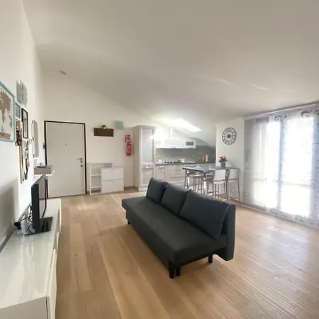 아파트 Mansarda Sul Mare 파노